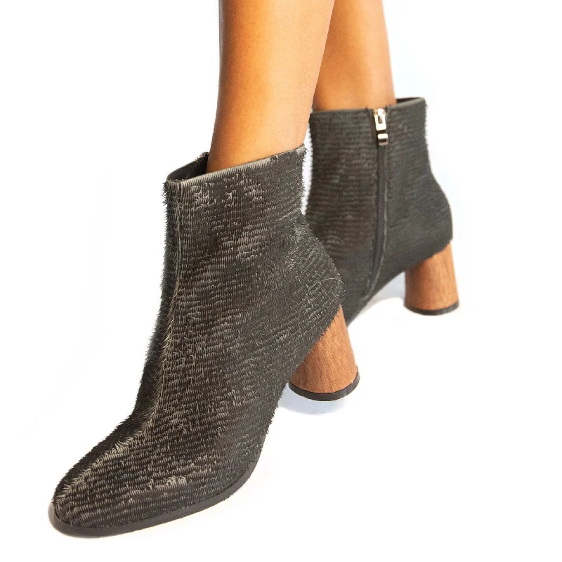 Oona Two - Tone Shoe Design  