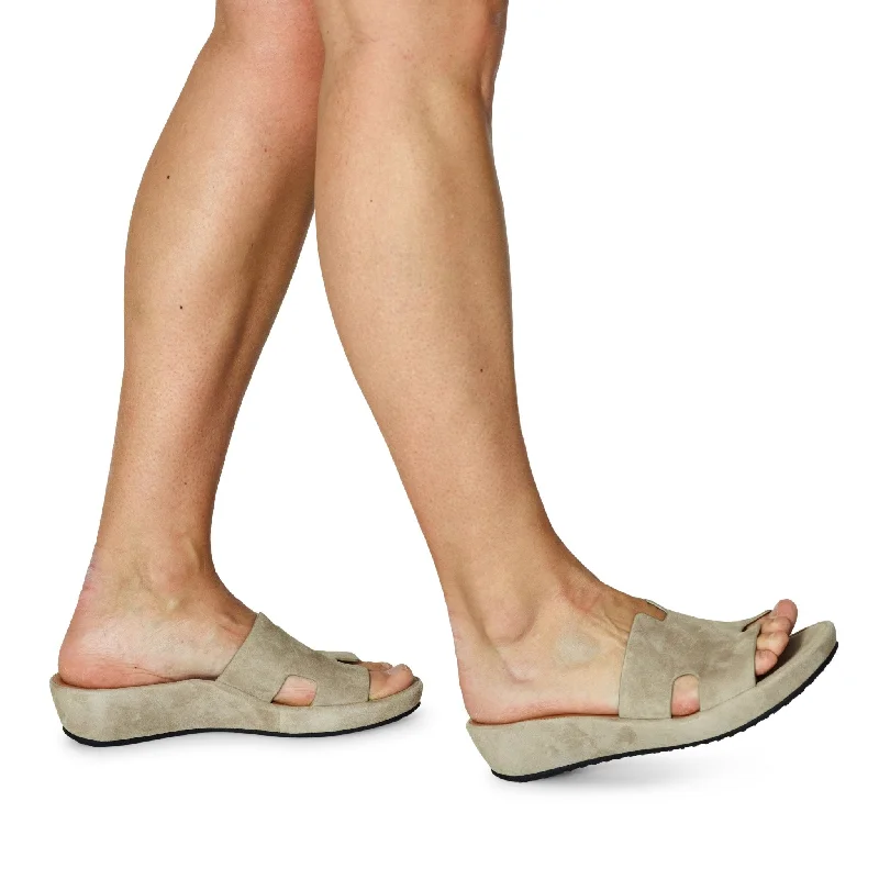 Taupe (tan)