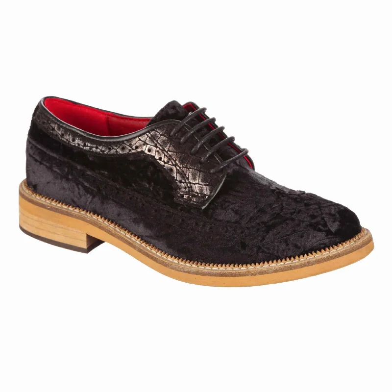 Betsy Open - Lacing Derby Look  