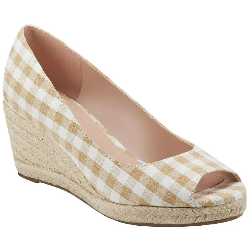 Bandolino Womens Wedge Peep Toe Wedge Sandals Monochromatic Shoe Look  