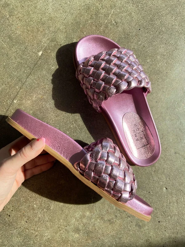 Amor Sandal Metallic Trim Shoe Design  
