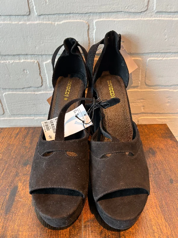 Black Sandals Heels Block Divided, Size 10 Skateboarding Sneaker Style  