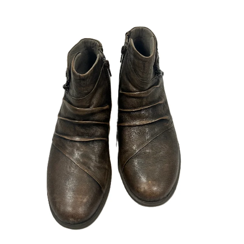 Boots Ankle Flats By Earth In Brown, Size: 11 Elastic - Sided Chelsea Look  