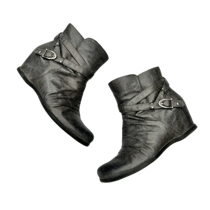 Boots Ankle Heels By Bare Traps In Grey, Size: 8.5 Monochromatic Shoe Look  