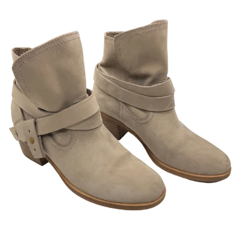 Boots Ankle Heels By Ugg In Grey, Size: 7.5 Quilted Shoe Design  