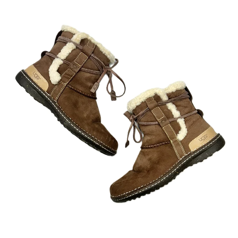 Boots Designer By Ugg In Brown & Cream, Size: 9 Skateboarding Sneaker Style  