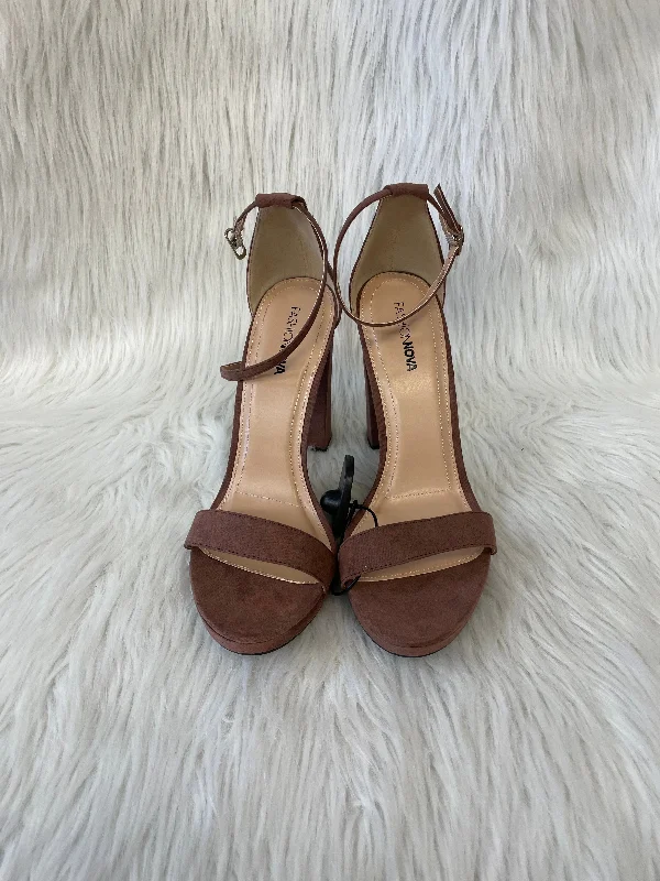 Brown Sandals Heels Block Fashion Nova, Size 10 Comfortable Derby Style  