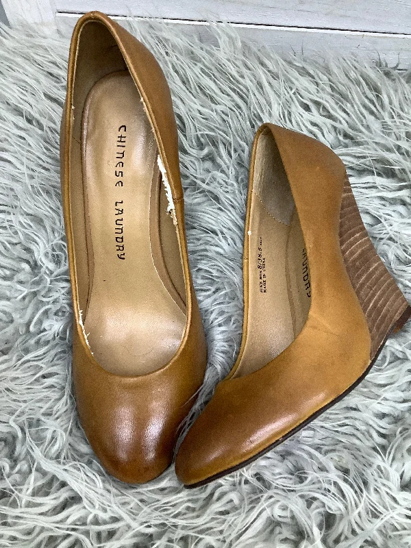 Brown Sandals Heels Wedge Chinese Laundry, Size 8 Buckle -