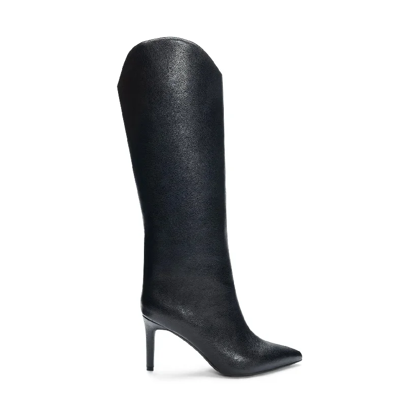 Fiora in Black Checkered Shoe Pattern Look  