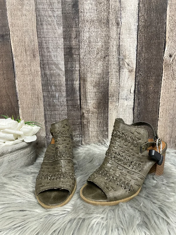 Green Sandals Heels Block Sugar, Size 8 Casual Loafer Style          