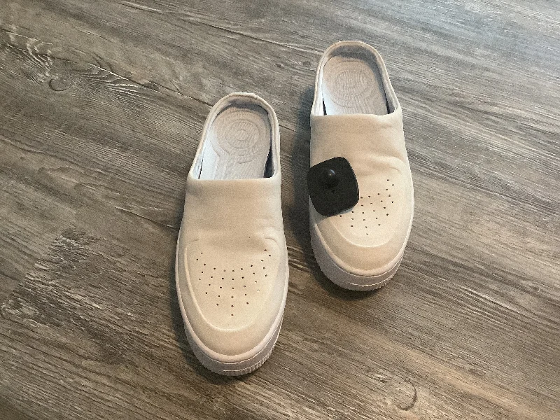 Shoes Sneakers By Nike In White, Size: 7.5 Checkered Shoe Pattern Look  