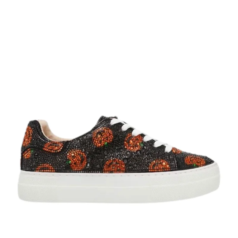 Sidny in Pumkin Tech - Inspired Sneaker Look  
