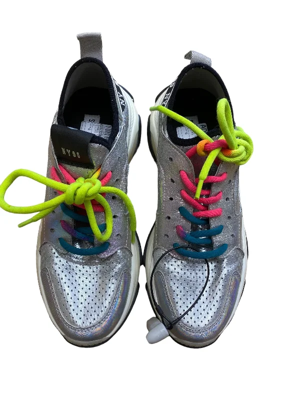 Silver Shoes Sneakers Steve Madden, Size 6 Glow - in - the - Dark Shoe Design  