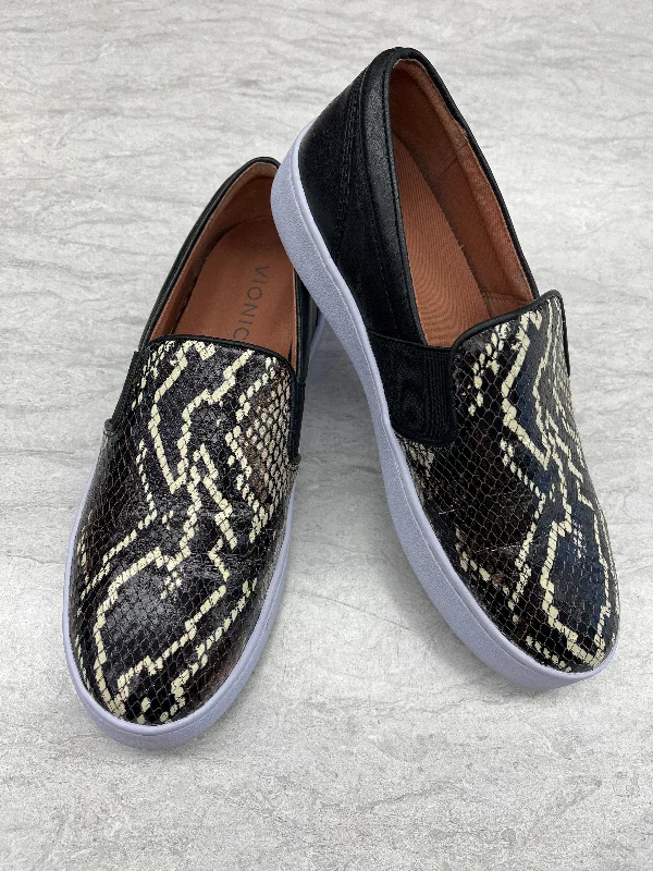 Snakeskin Print Shoes Sneakers Vionic, Size 6 Desert Boot Utility Style  