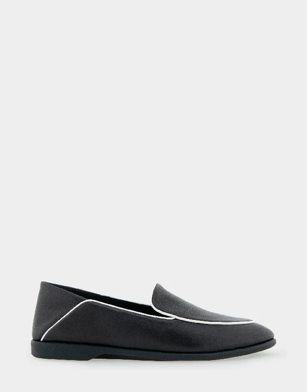 Bay Lightweight Tennis Sneaker Look  
