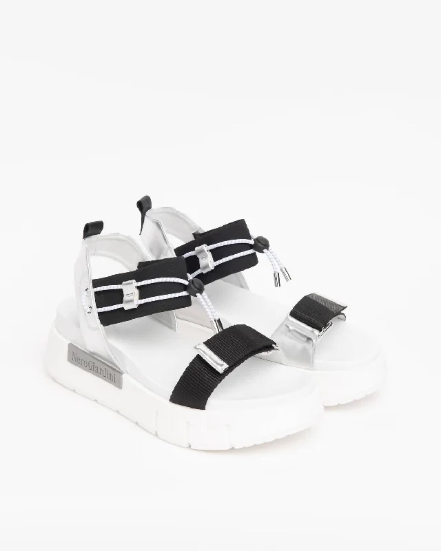 Loirs Sandals In Black/silver Athleisure Derby Style  