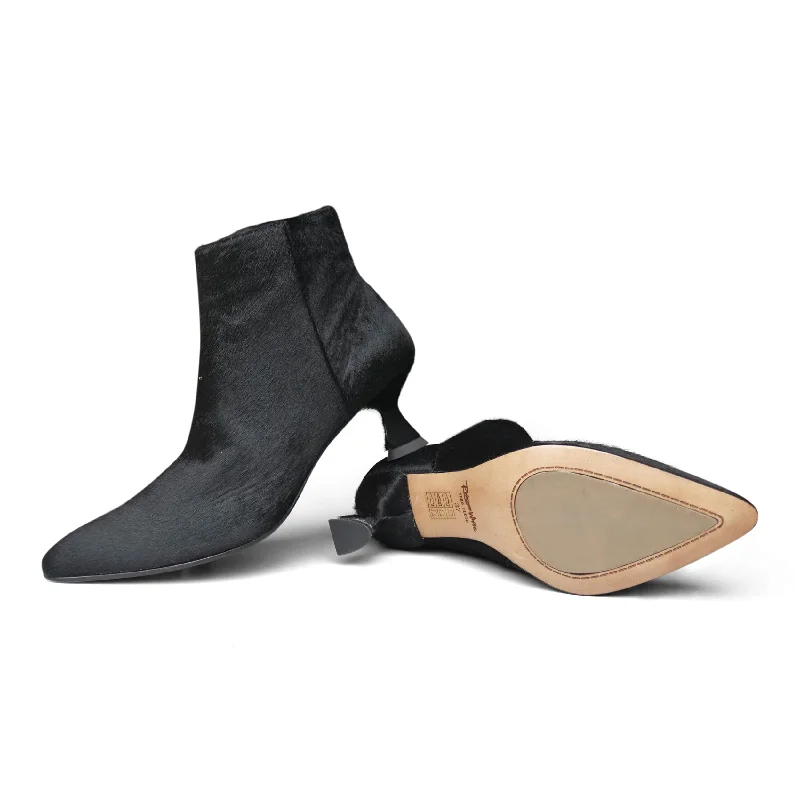 VW15B - Black Two - Tone Shoe Design  
